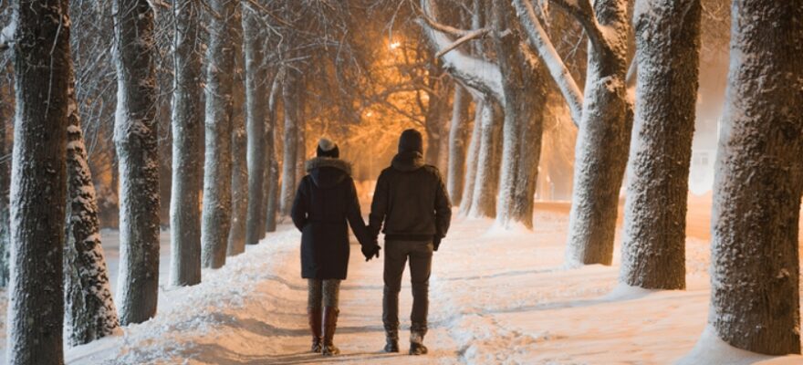 40 Winter Date Night Ideas for Valentine’s Day (or any winter day!)