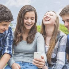 teens with cellphone