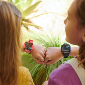 kids wearing smartwatches