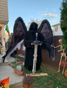 Yard decorated for Halloween