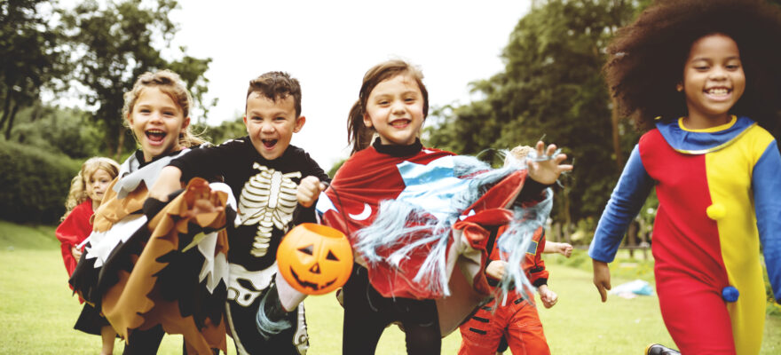 4 Trick-or-Treating Safety Tips Parents Should Know