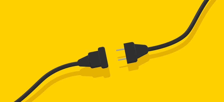 4 Hacks for Charging Your Phone During a Power Outage