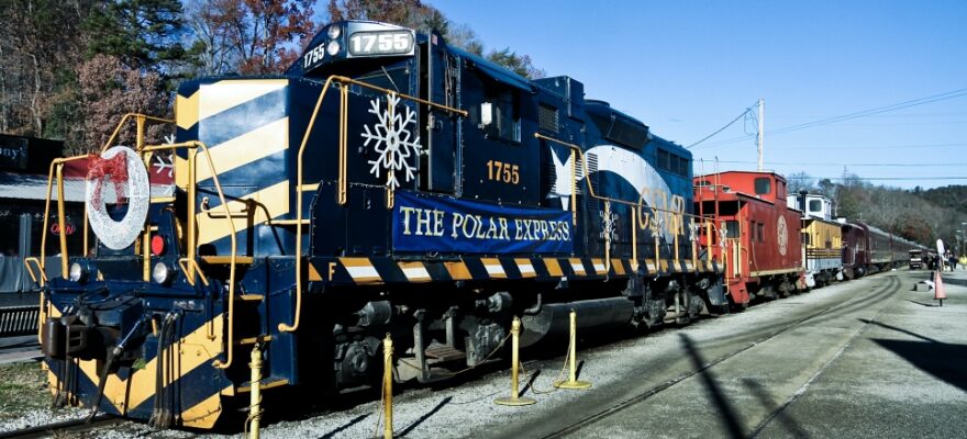7 Best Polar Express and Holiday Train Rides in NYC and Nearby
