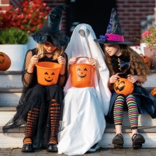 Trick-or-treatig safety tips